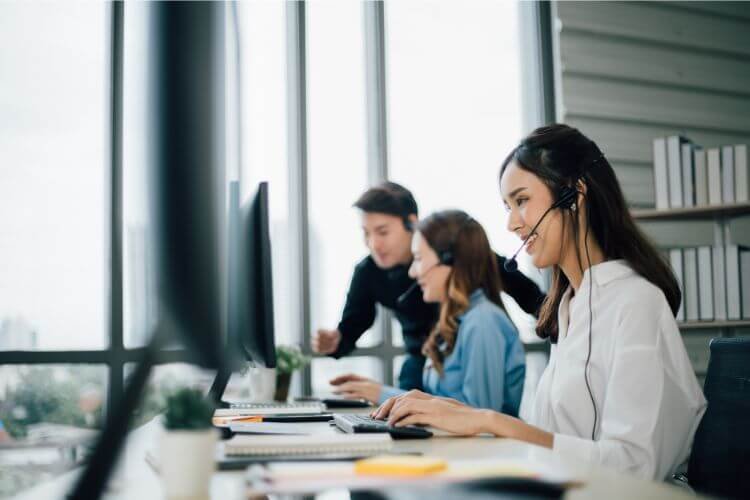 Employee of records staff calling clients